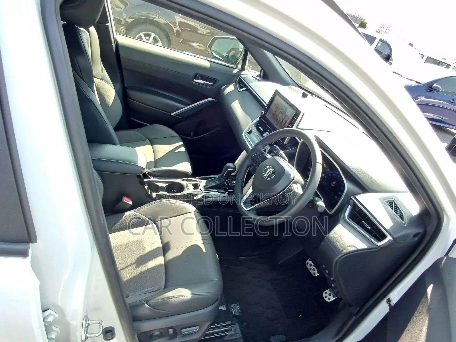 Toyota Corolla Cross Z Leather HV Pearl 2023