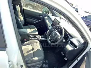 Toyota Corolla Cross Z Leather HV Pearl 2023