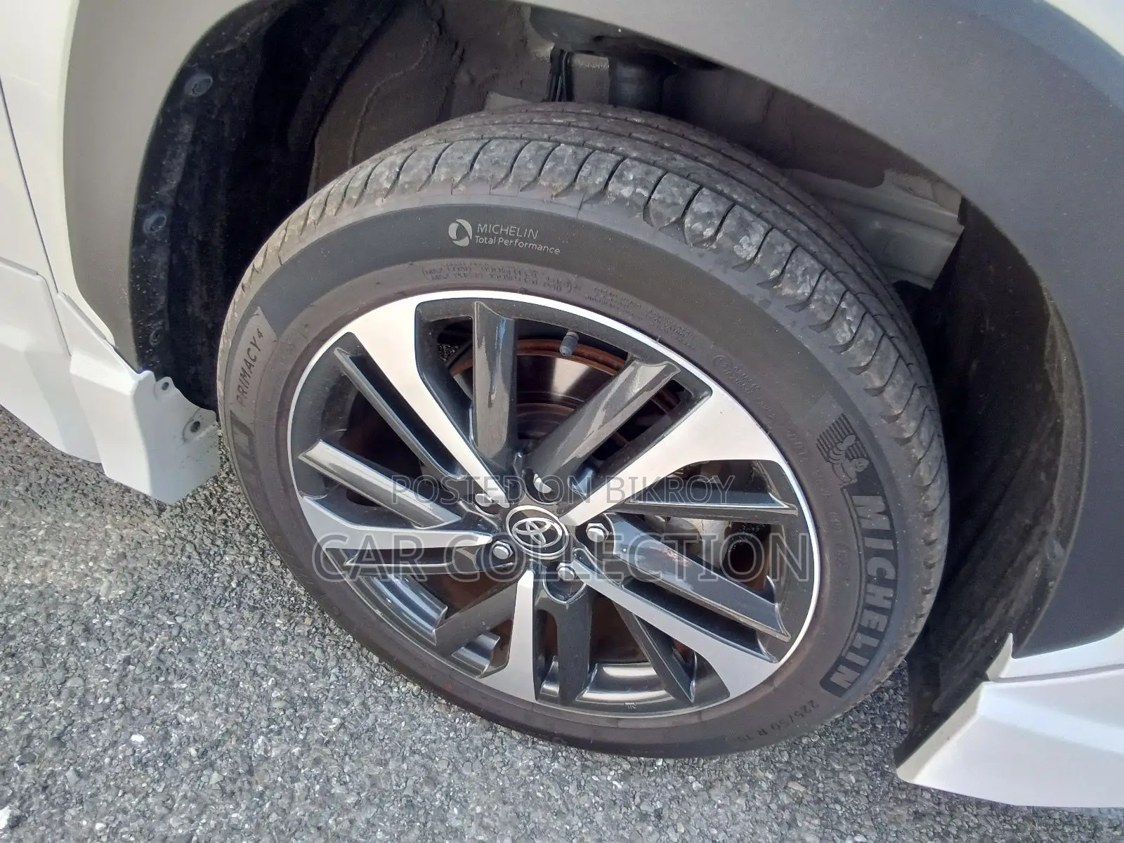 Toyota Corolla Cross Z Leather HV Pearl 2023