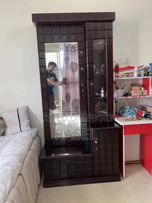ড্রেসিং টেবিল (অলমোস্ট নিউ)