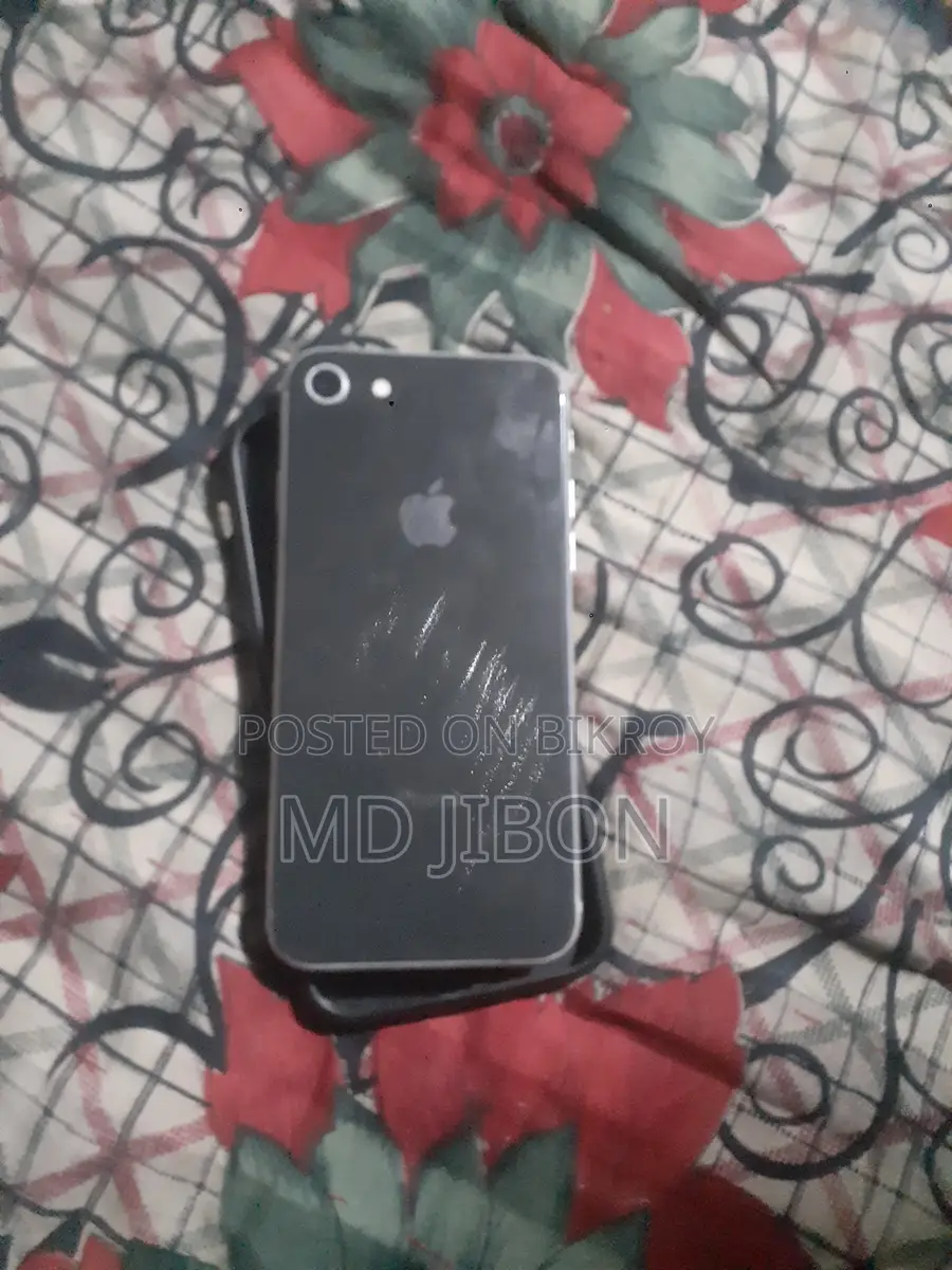 Apple iPhone 8 (Used)