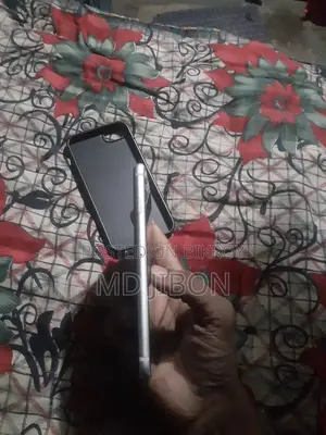 Apple iPhone 8 (Used)