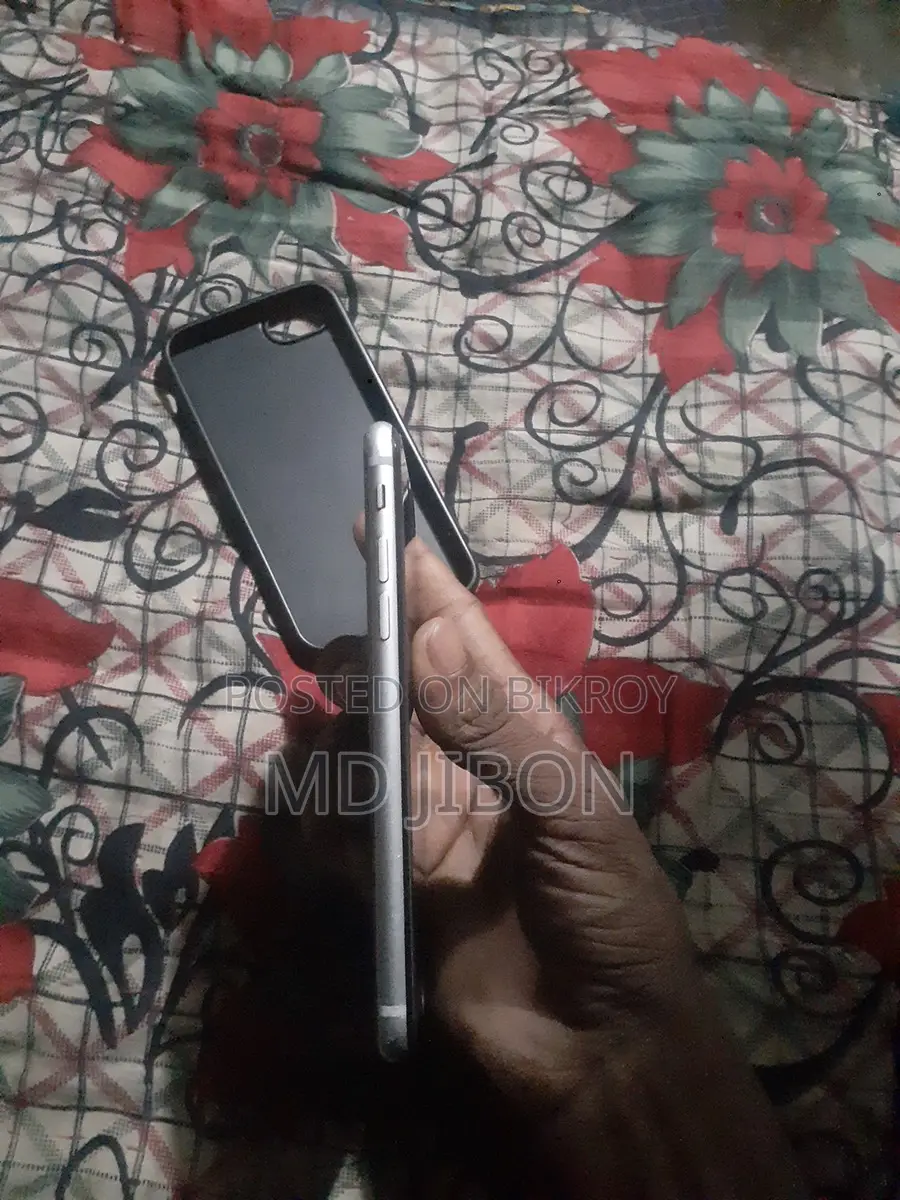 Apple iPhone 8 (Used)