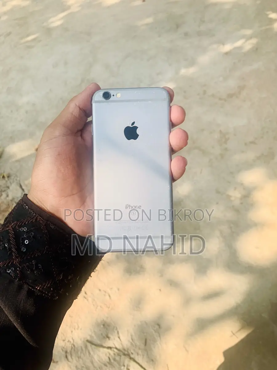 Apple iPhone 6S . (Used)