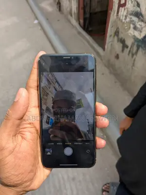 Apple iPhone XS Max (Used)