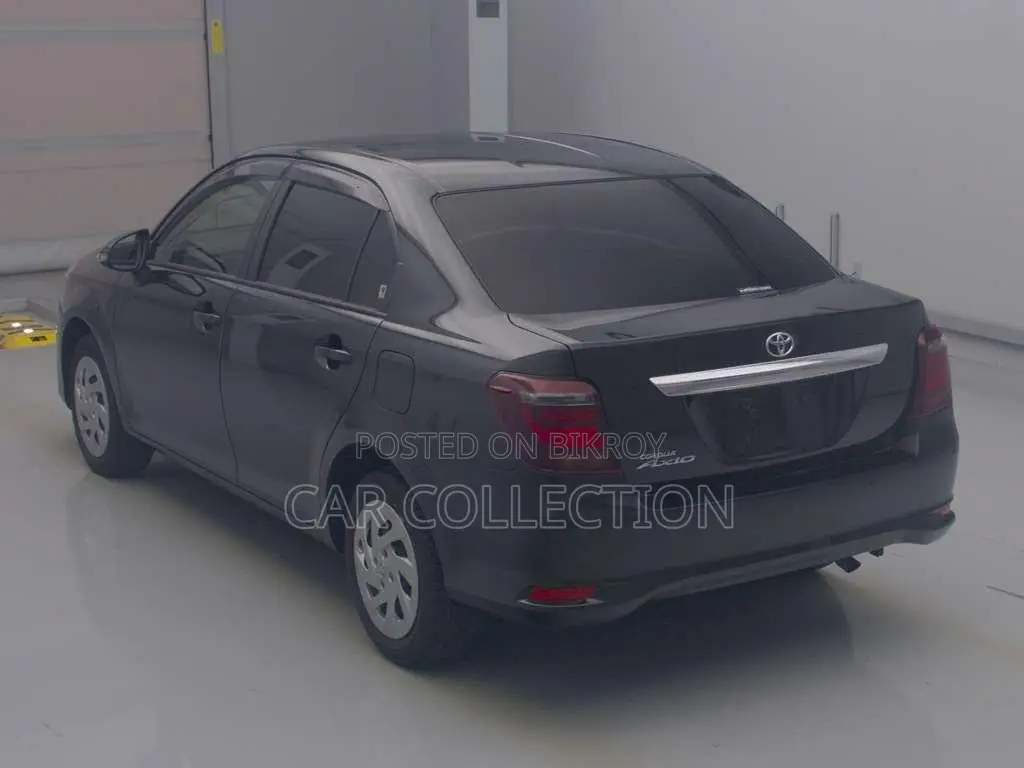 Toyota Axio Ex Non Hybrid Black 2022