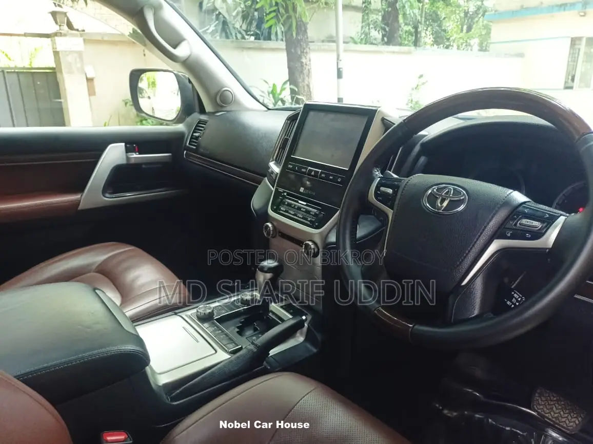 Toyota Land Cruiser VX-V8 (Diesel Turbo) 2018