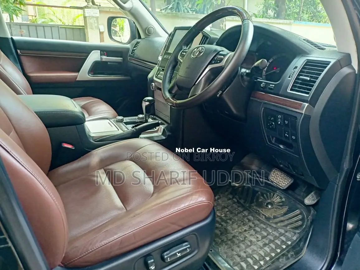 Toyota Land Cruiser VX-V8 (Diesel Turbo) 2018