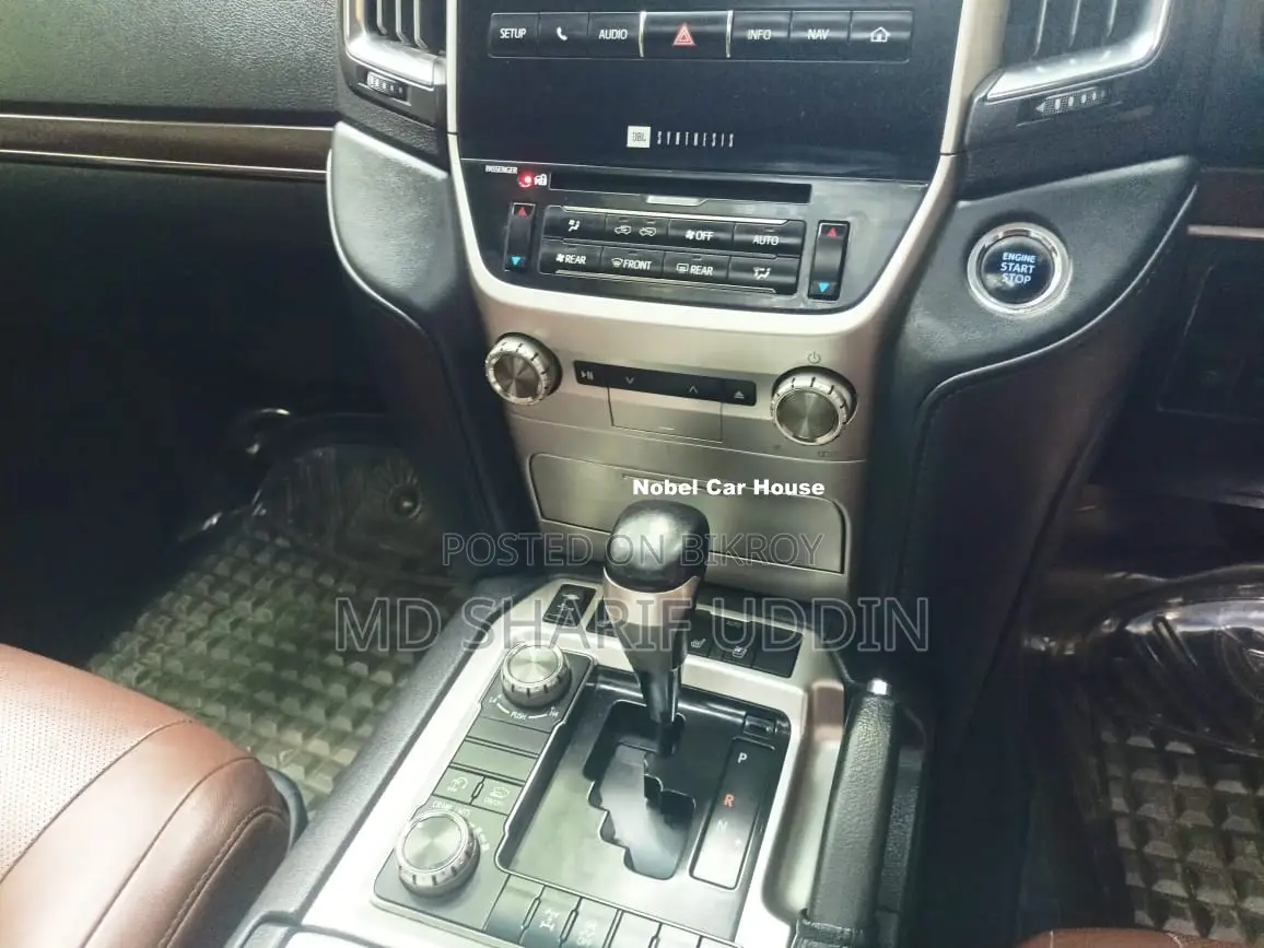Toyota Land Cruiser VX-V8 (Diesel Turbo) 2018