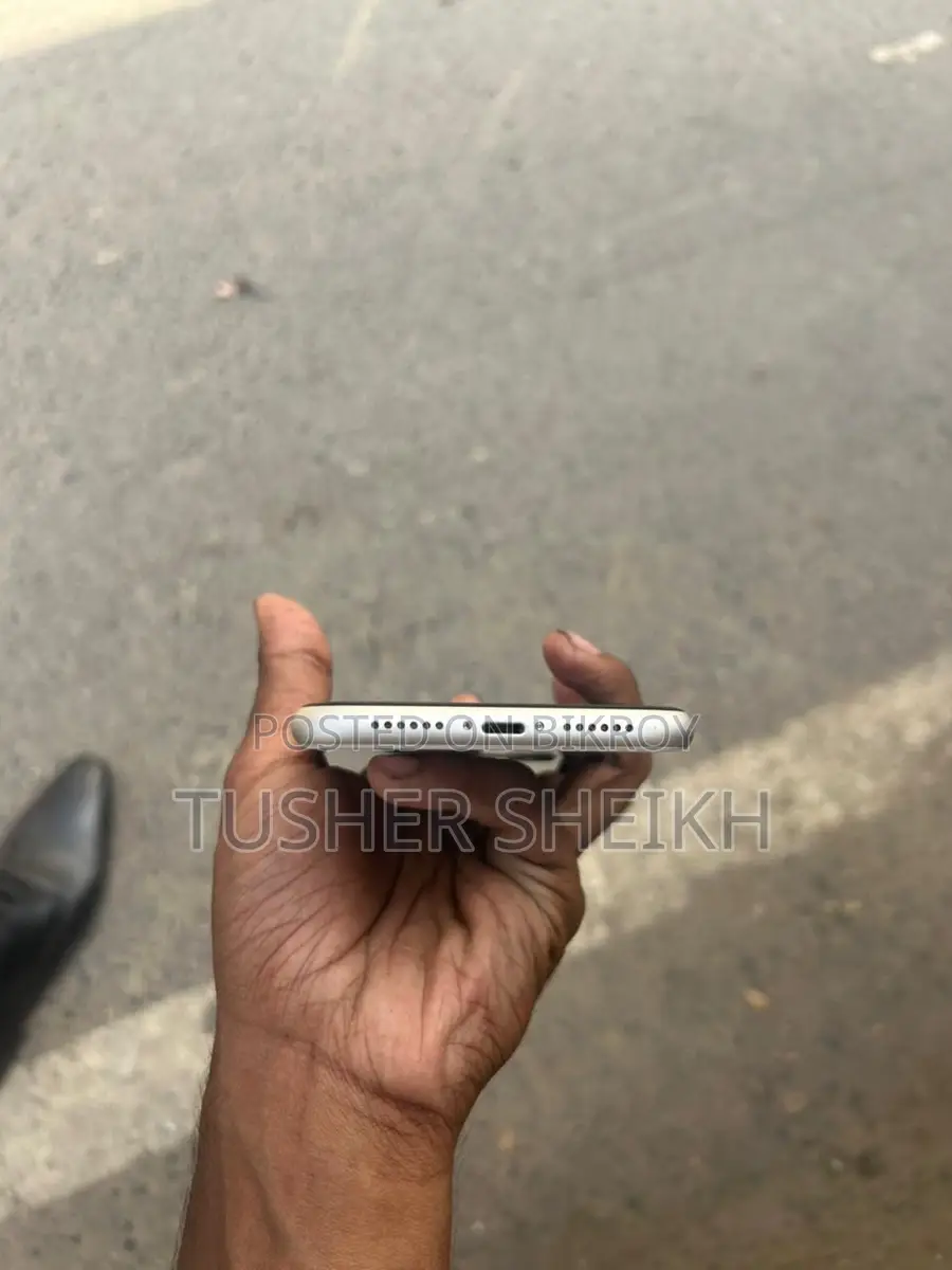 Apple iPhone 11 (Used)