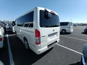 Toyota Hiace Super GL Pearl 2021