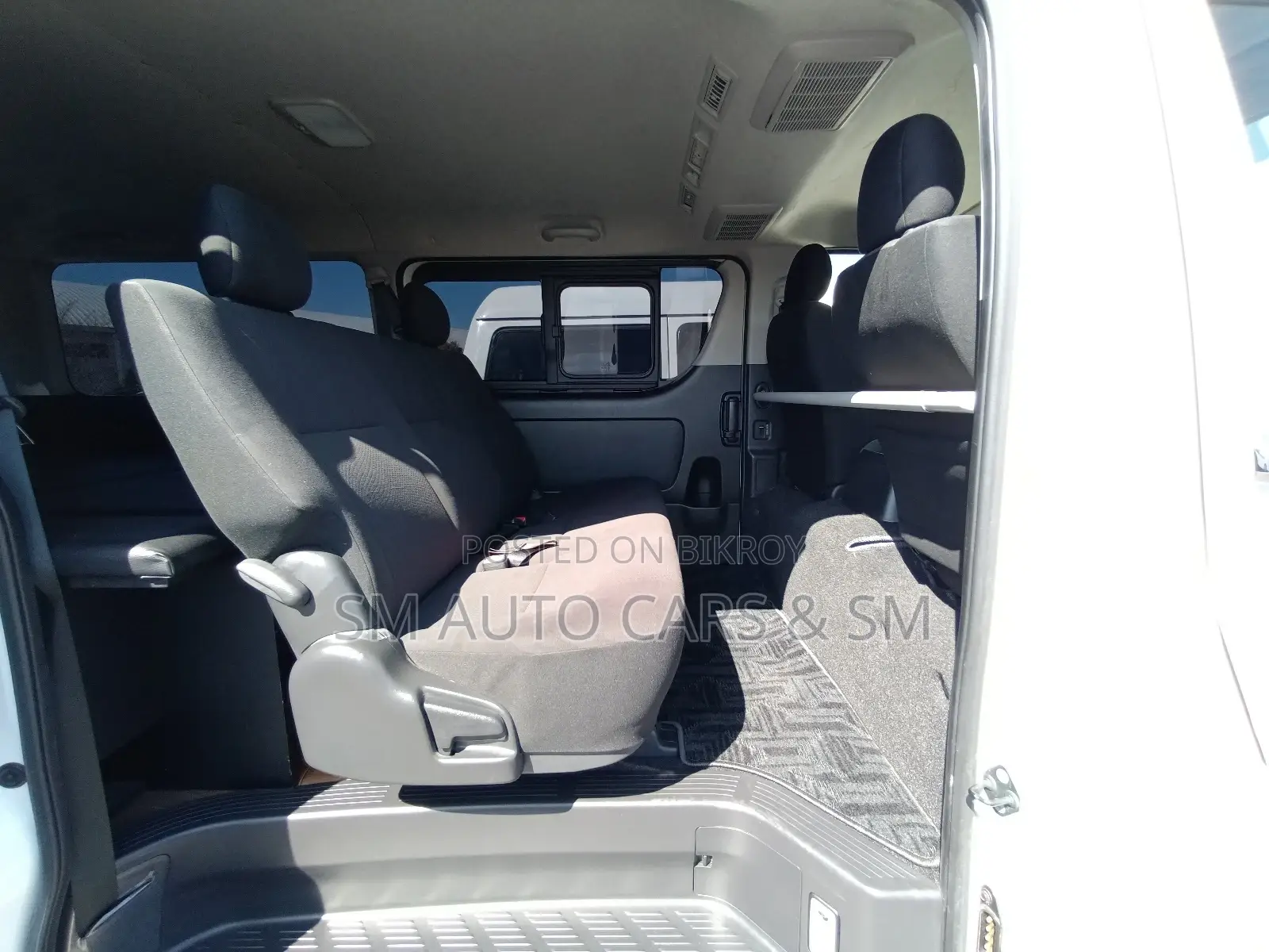 Toyota Hiace Super GL Pearl 2021