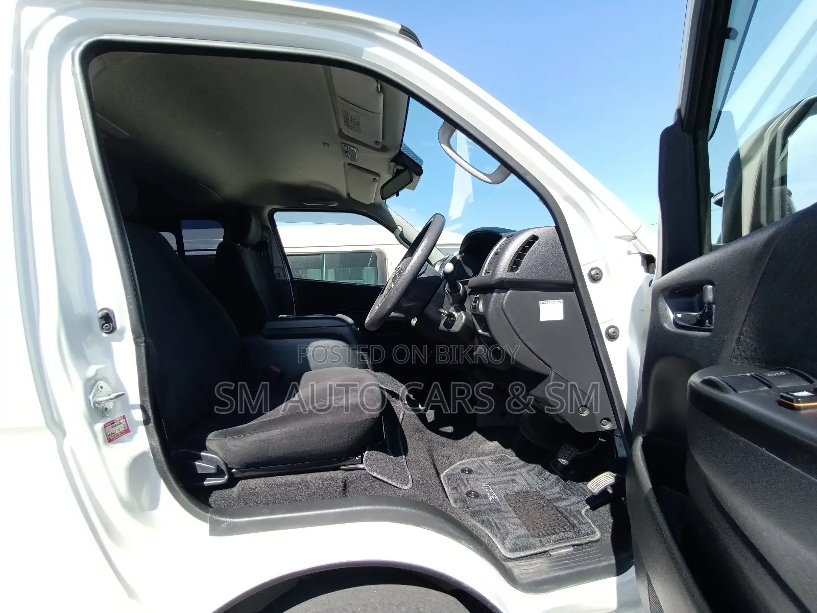 Toyota Hiace Super GL Pearl 2021