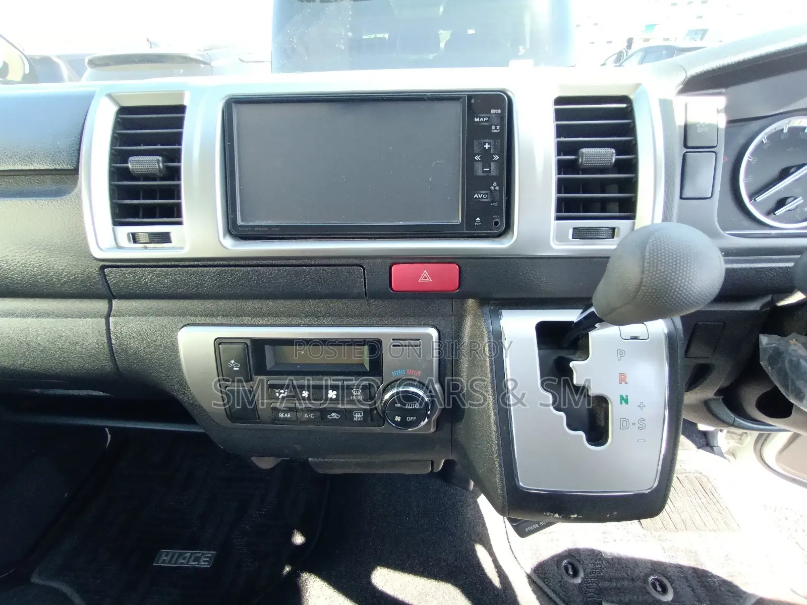Toyota Hiace Super GL Pearl 2021
