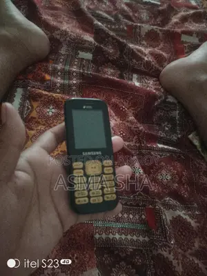 Samsung Chat (Used)