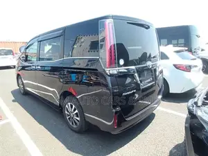 টয়োটা এস্কয়ার হাইব্রিড জিআই ব্ল্যাক ২০২০