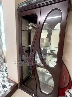 শোকেস