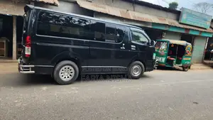 Toyota HiAce 2005 Black