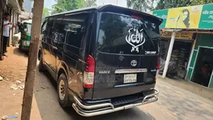 Toyota HiAce 2005 Black