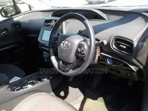 Toyota Prius S LED SUNROOF 2020