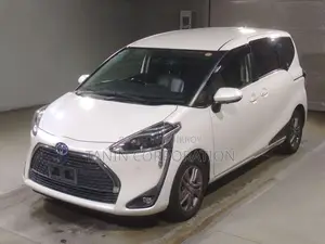 Toyota Sienta Hybrid//G-Curco. 2020