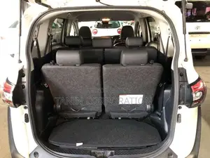 Toyota Sienta Hybrid//G-Curco. 2020