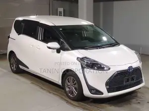 Toyota Sienta Hybrid//G-Curco. 2020