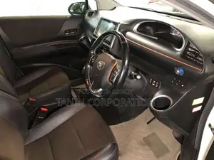 Toyota Sienta Hybrid//G-Curco. 2020