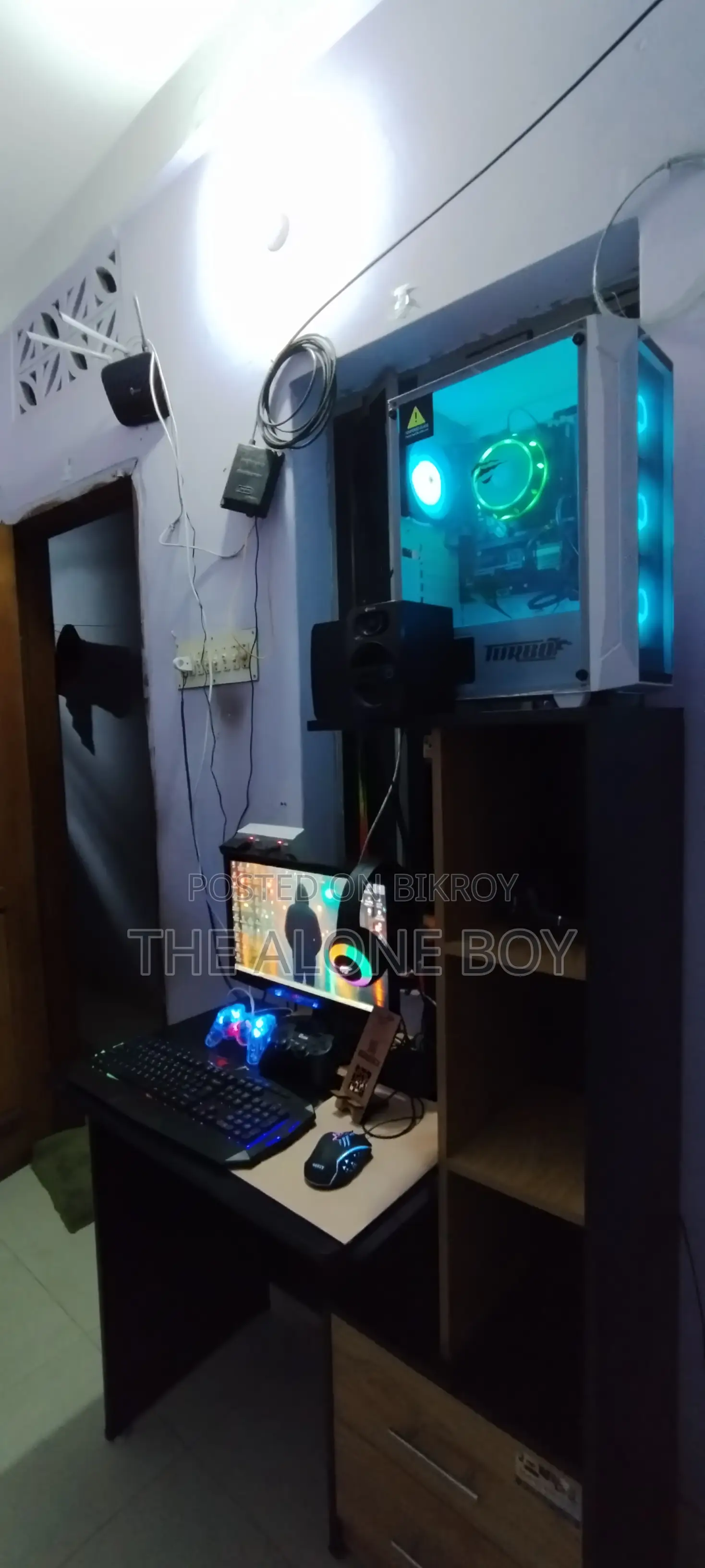 রিডিং টেবিল