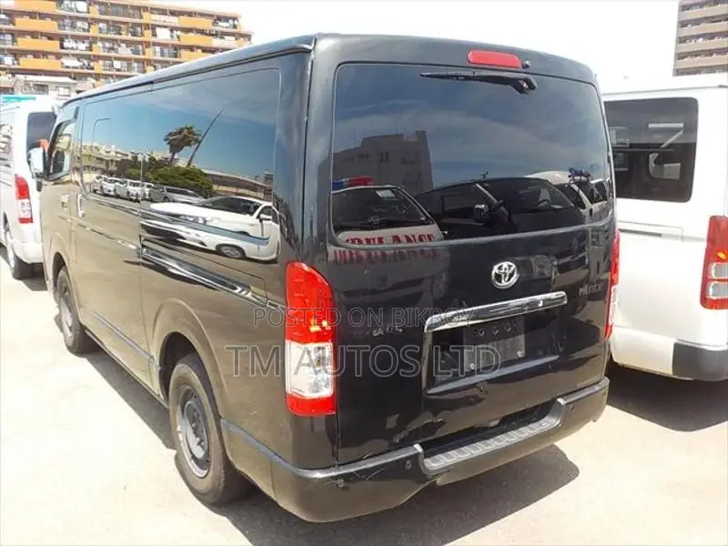 Toyota Hiace SUPER GL 3.0 BLACK 2020