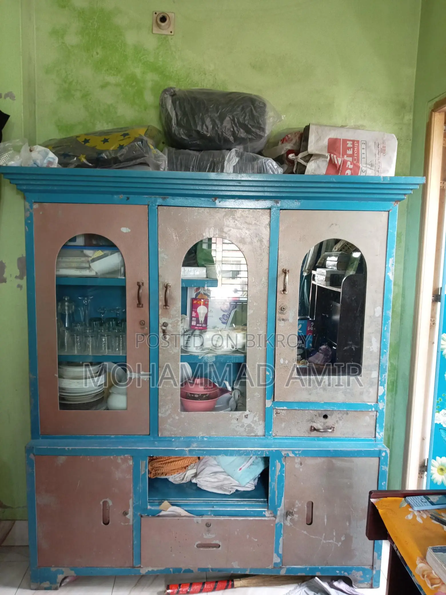 স্টিলের বড় সুকেস Steel Show Ccase