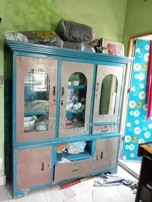 স্টিলের বড় সুকেস Steel Show Ccase