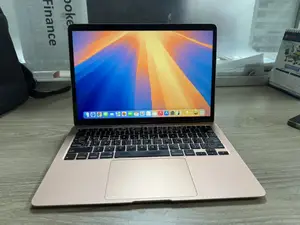 Macbook i3
