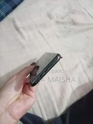 Apple iPhone X . (Used)