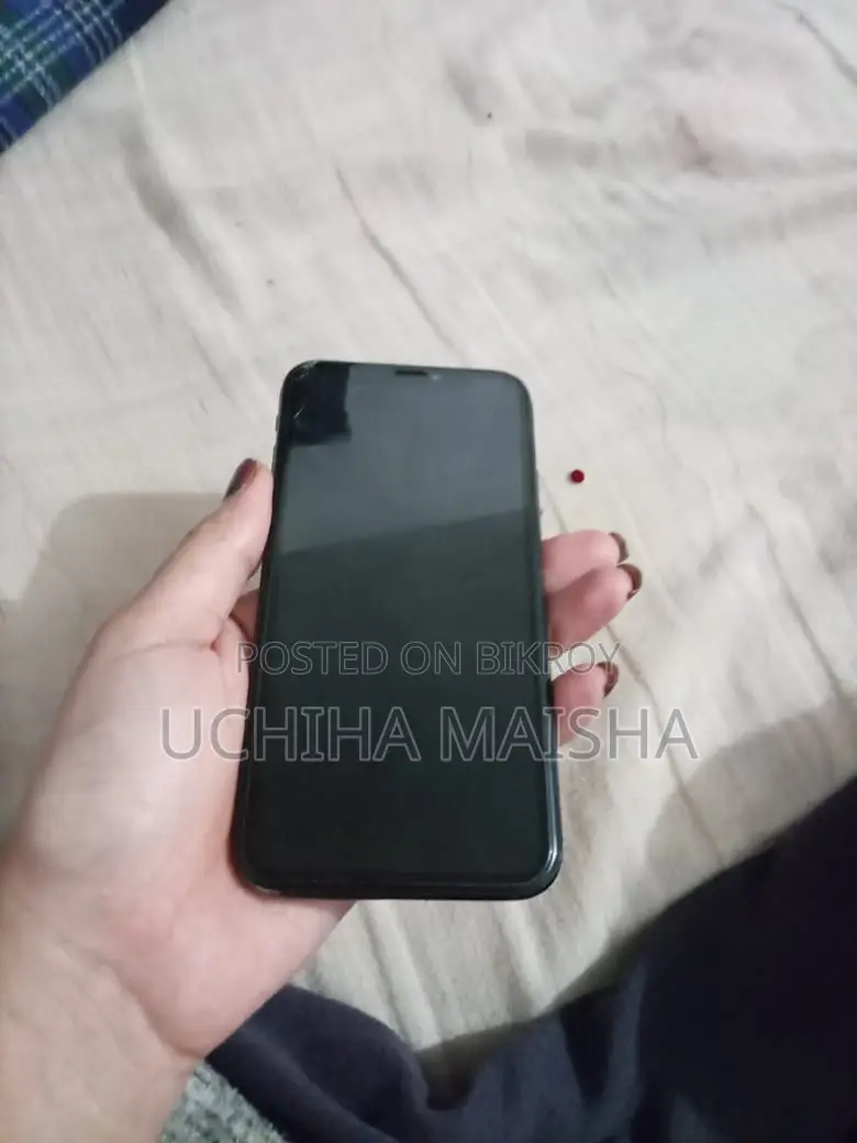 Apple iPhone X . (Used)