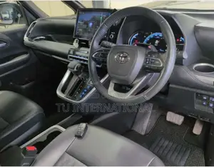 Toyota Noah SZ-PACKAGE-PUSH 2024