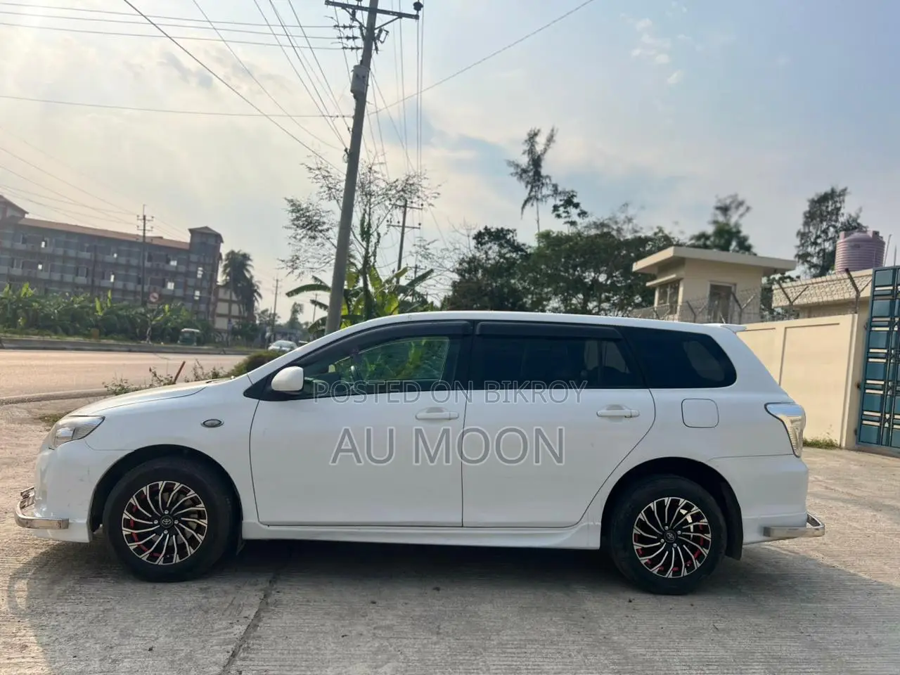 Toyota Axio Fielder 2011