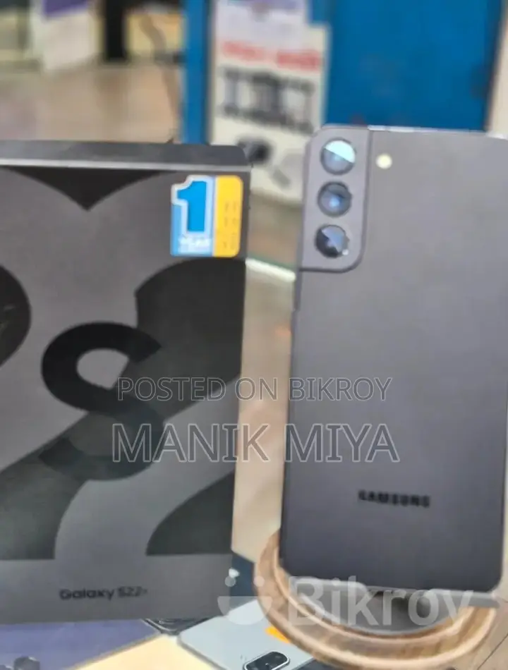 Samsung Galaxy S22 . (Used)