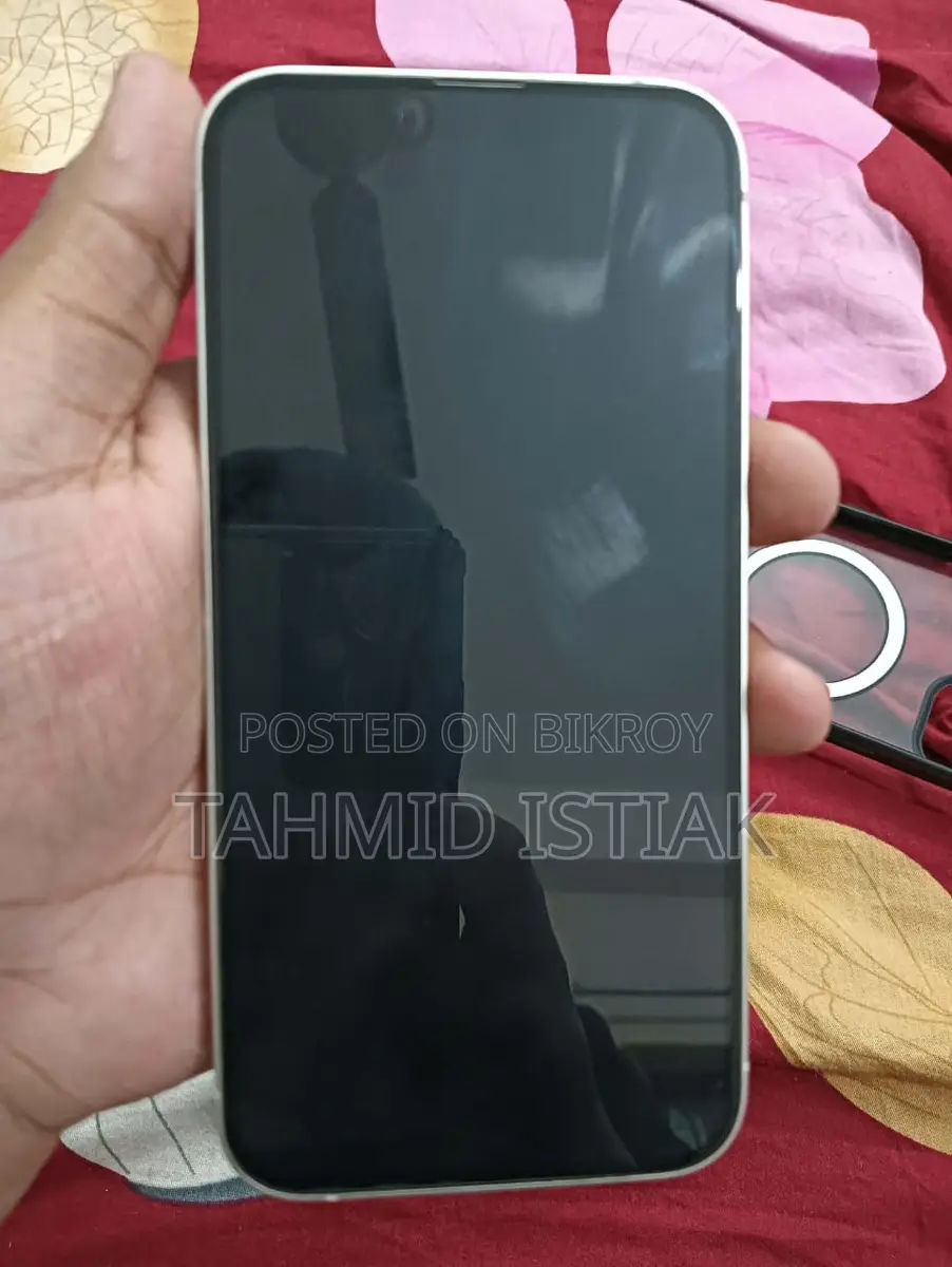 Apple iPhone 13 (Used)