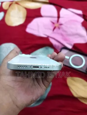 Apple iPhone 13 (Used)