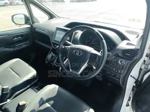 Toyota Esquire GI PACKAGE NON HYBRID 2021