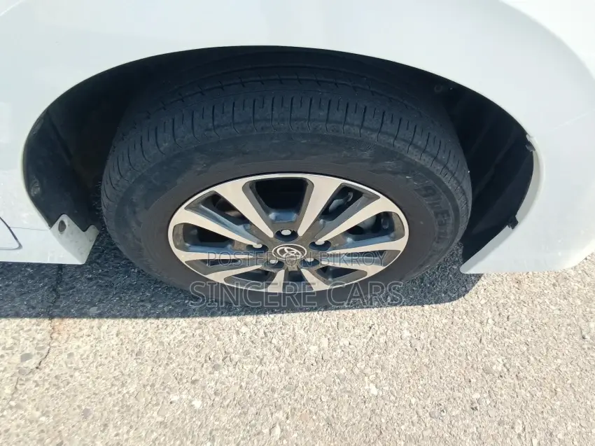 Toyota Esquire GI PACKAGE NON HYBRID 2021