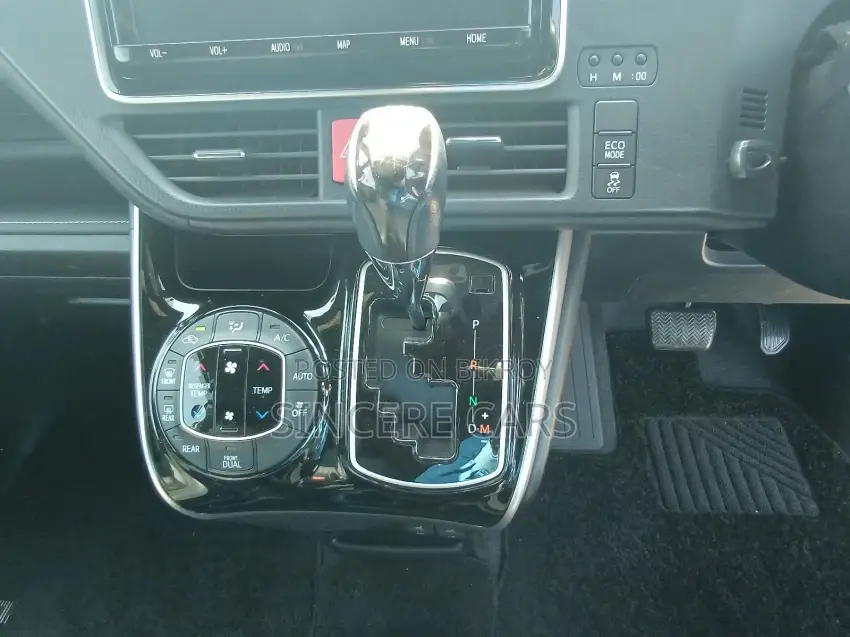 Toyota Esquire GI PACKAGE NON HYBRID 2021