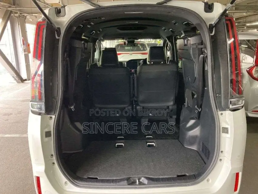 Toyota Esquire GI PACKAGE NON HYBRID 2021