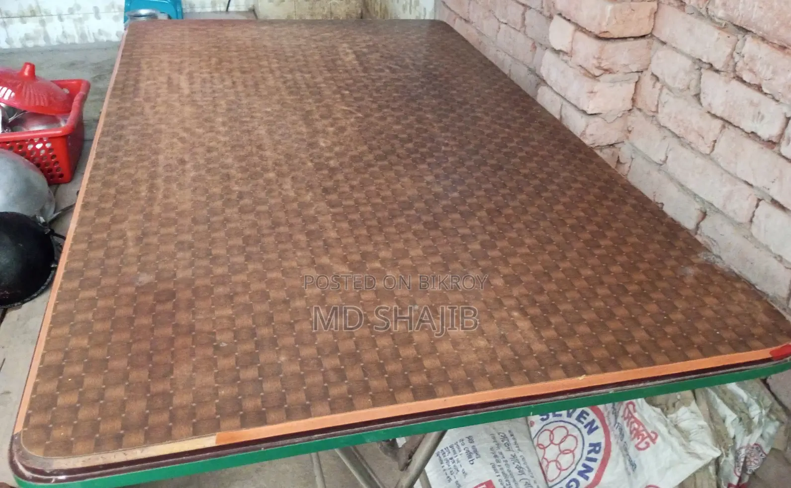 ডাইনিং টেবিল বিক্রয় হবে