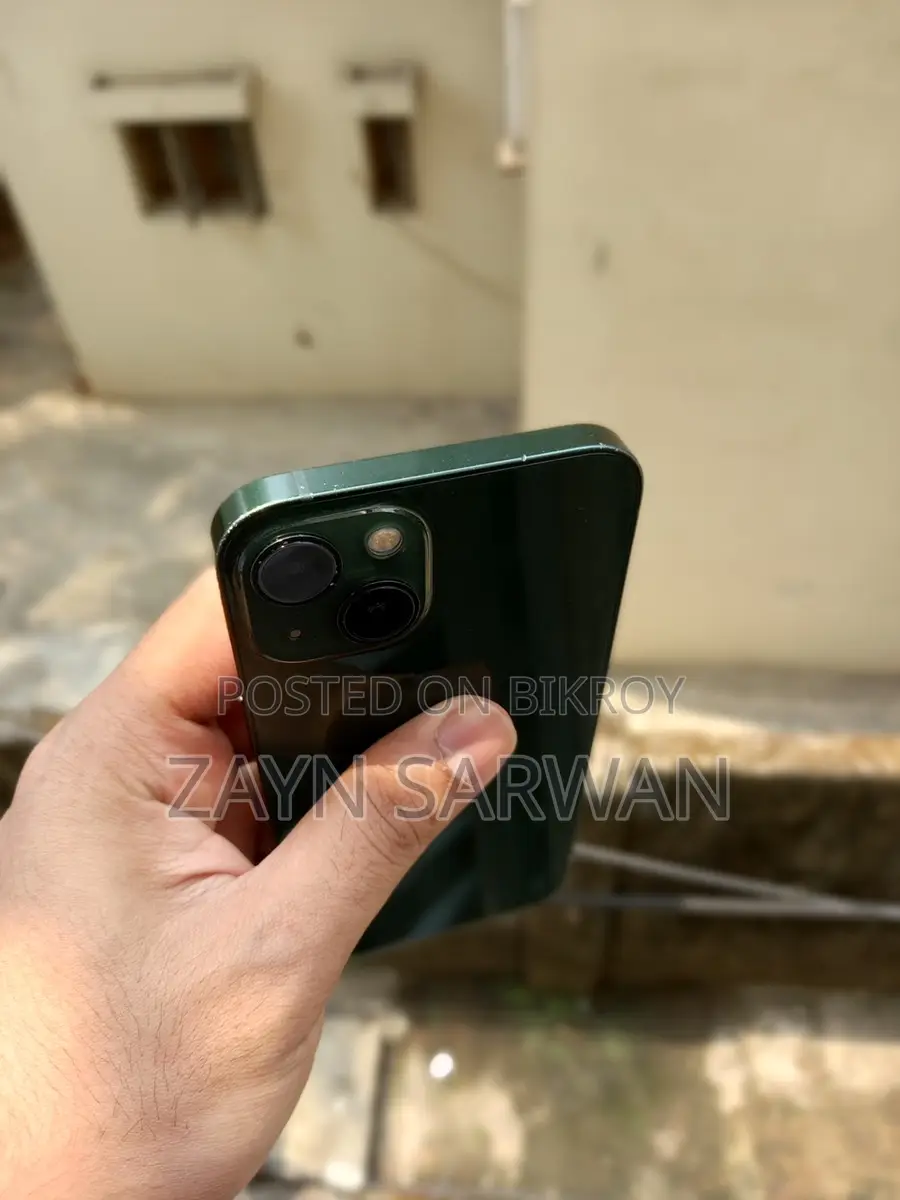 Apple iPhone 13 (Used)