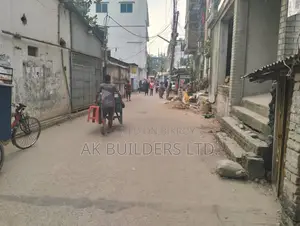 উত্তরা ১০ নং সেক্টরের ২৪নং রাস্তার শেষ মাথায় ১৩৫০ বর্গফুট ফ্ল্যাট!!!