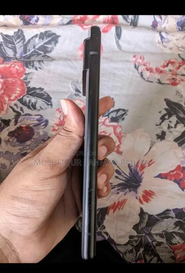 Google Pixel 6 . (Used)