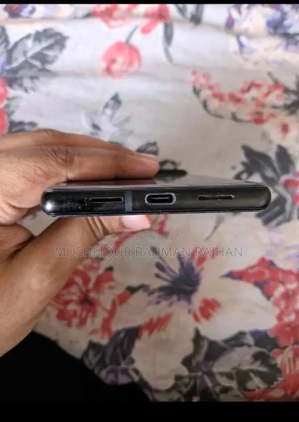 Google Pixel 6 . (Used)