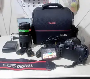 200D Camera with Dual Lens Kit Zoom